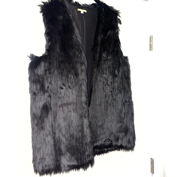 Gianni Bini fur vest - Picture 1 of 8